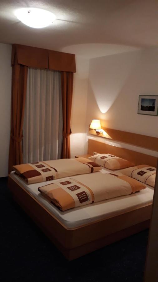 Gasthof St. Ulrich Meltina Esterno foto